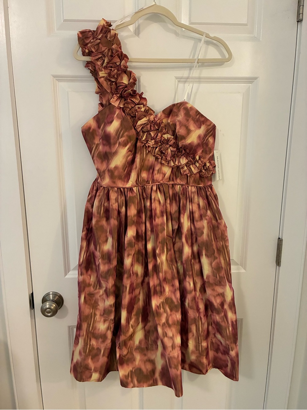 NEW! Maggy London  One-Shoulder Ruffle Party Dress in Rose Gold Print